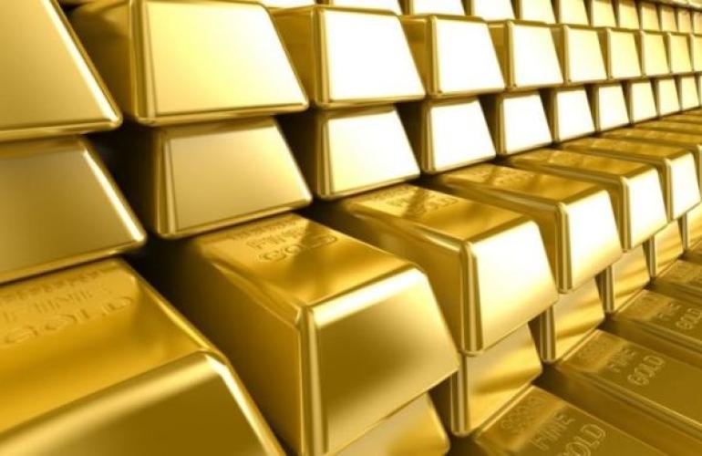 تمسك الفيدرالي بمساره للفائدة خلال 2024 يصعد بأسعار الذهب