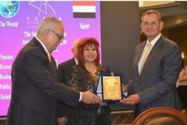 مؤتمر الاستثمار المستدام بين مصر والعالم يكرم "د. هدى يسى  "رئيس اتحاد المستثمرات العرب