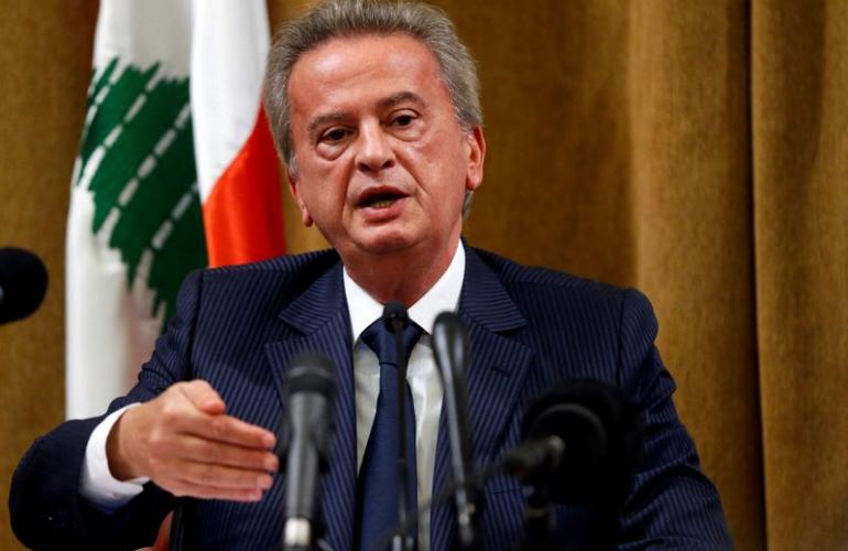 حاكم مصرف لبنان يقول لا أحد يدير البلد