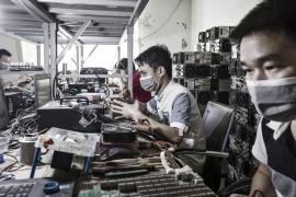 تعرف على وجهة عمال مناجم بتكوين بعد طرد الصين لهم؟