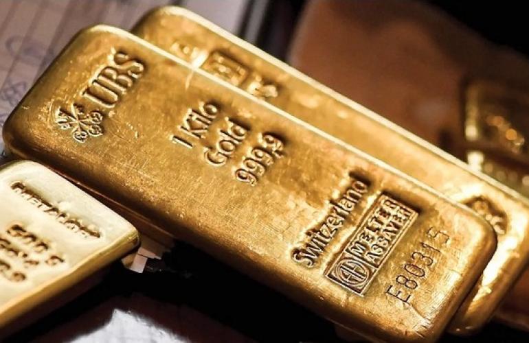 الذهب يقفز لأعلى مستوى في 6 أشهر في تعاملات ضعيفة قبل بيانات أميركية