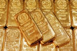 لماذا تتراجع أسعار الذهب اليوم.. وهل يستمر الانخفاض؟