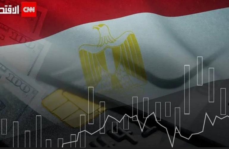 بسبب شح الدولار.. بنوك مصرية توقف الدفع ببطاقات الخصم خارج البلاد
