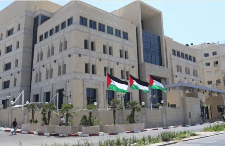 الرئيس الفلسطيني يعتمد موازنة 2025 بعجز 2 مليار دولار