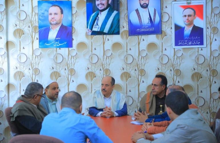 نائب وزير الاقتصاد يطلع على سير العمل في مكتب إب ويلتقي قيادة الغرفة التجارية بالمحافظة