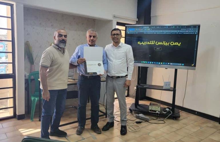 صندوق تنمية المهارات يختتم برنامجا تدريبيا في التسويق باستخدام الذكاء الاصطناعي بالتعاون مع يمن بزنس.