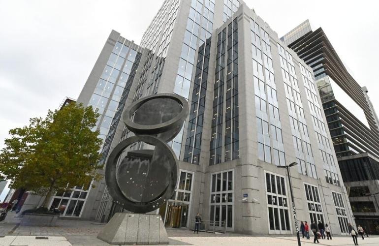 مصادر: منصة "يورو كلير" تبدأ بالإفراج عن أصول روسية بدون الترخيص الأمريكي