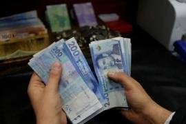 تجاوزت السياحة والاستثمارات الأجنبية.. تحويلات المغاربة بالخارج تسد 40% من العجز التجاري وتشكل ثلث الاحتياطي