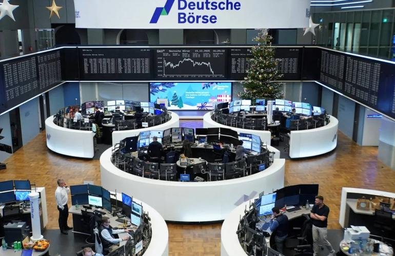 تراجع طفيف للأسهم الأوروبية قبيل صدور بيانات الوظائف الأميركية