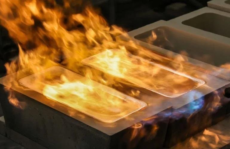 الذهب يخترق حاجز 5 آلاف دولار مع تصاعد المخاوف الجيوسياسية