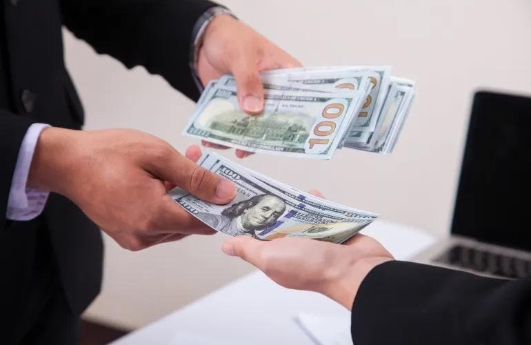 لماذا عليك تجنب القروض في وقت الحرب؟