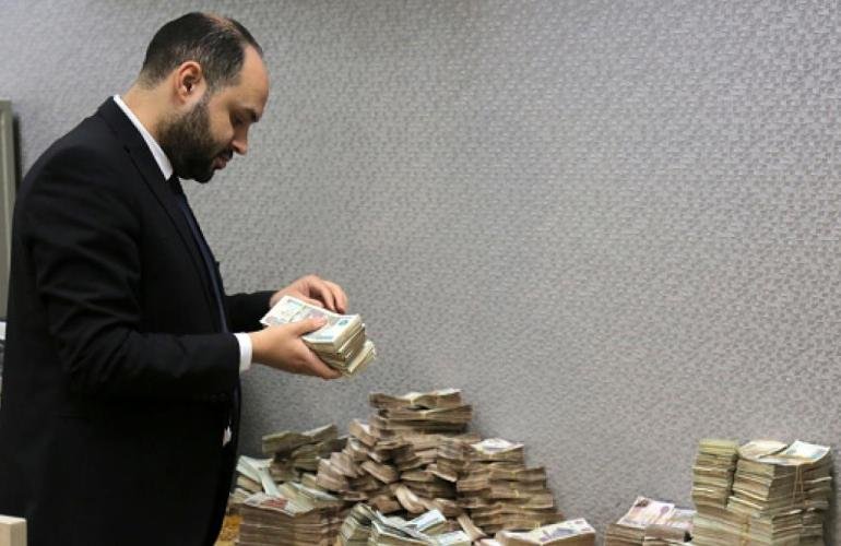 تحويلات المصريين بالخارج تتجاوز 43 مليار دولار.. واحتياطي النقد الأجنبي يسجل أعلى مستوى تاريخي