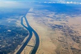 «مجلس الوزراء المصري» يحسم الجدل: لا صحة لبيع قناة السويس أو تكبدها خسائر بـ 500 مليون دولار شهرياً