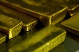 التوترات الجيوسياسية تحمي الذهب من خسائر أكبر وسط ضغوط الفائدة