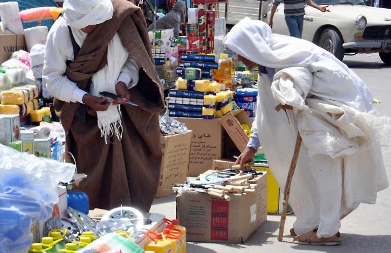 تواصل القيود الحدودية يهدد الميزان التجاري بين تونس وليبيا